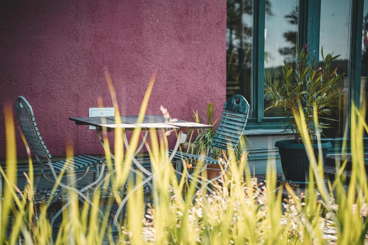 Black Tiger Seaside - Ferienwohnungen Direkt Am See Garden Экстерьер фото